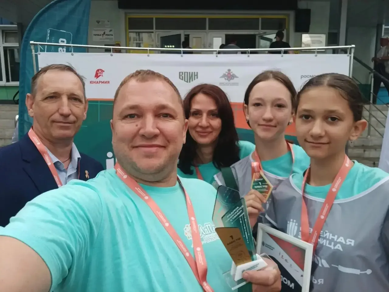Наша школа — в финале Всероссийской «Семейной зарницы»! 🎉

Гордость переполняет! Семья Лапшиных ста