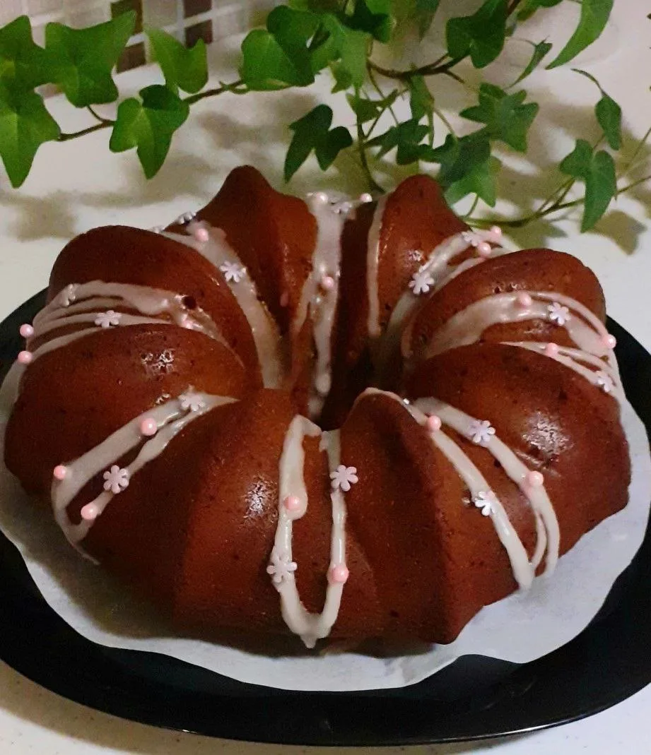 МЕДОВЫЙ КЕКС НА ЯБЛОЧНОМ СОКЕ
Фото-рецепт от Светланы Задорожной

Ингредиенты:
- 250 мл яблочного со