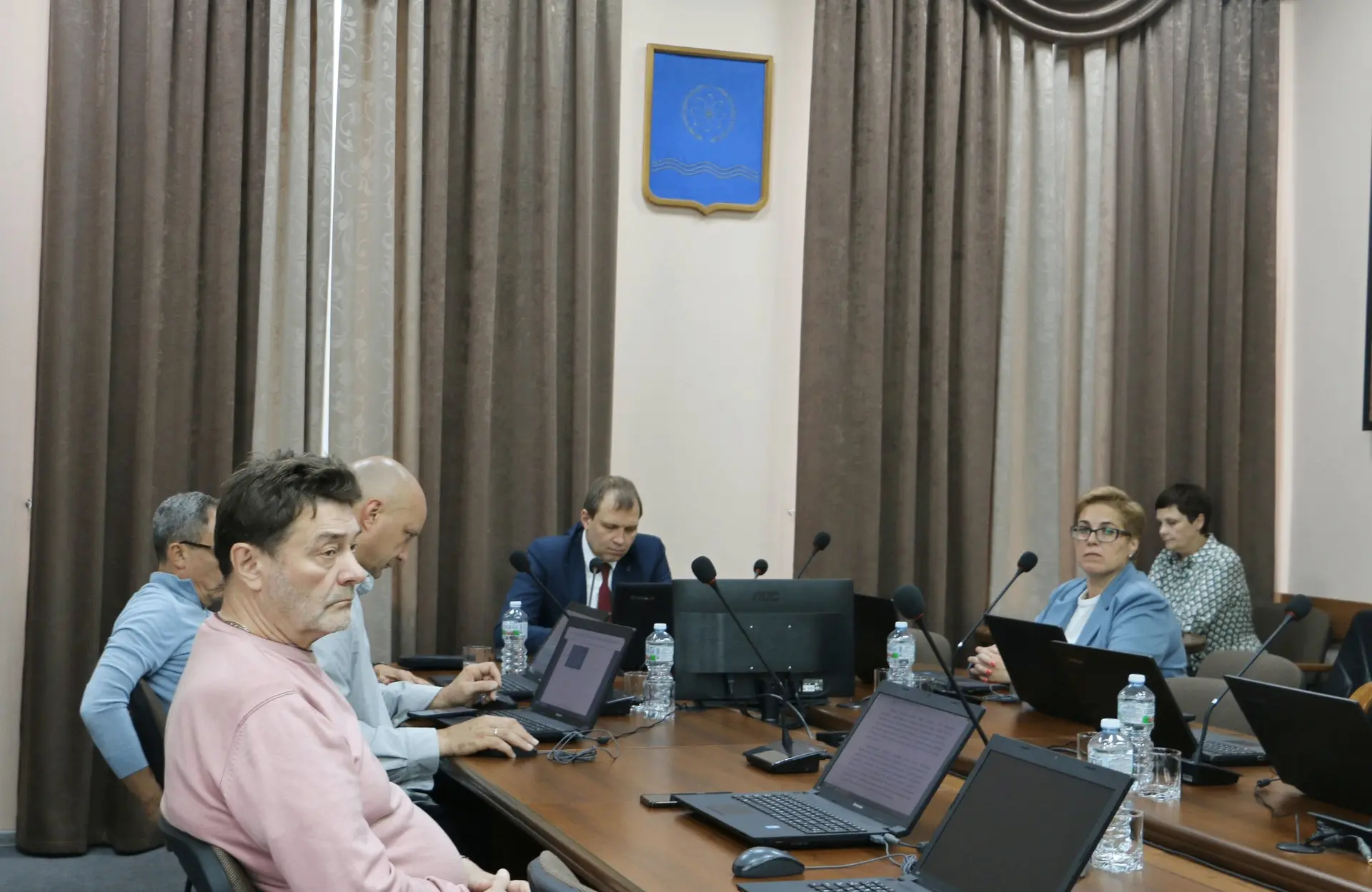 На заседании комитета по бюджетным вопросам

председатель Контрольно-счетной палаты города Обнинска 