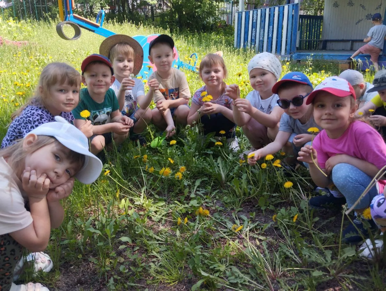 🌼 Солнечные лучики на нашей полянке и на бумаге! ☀️