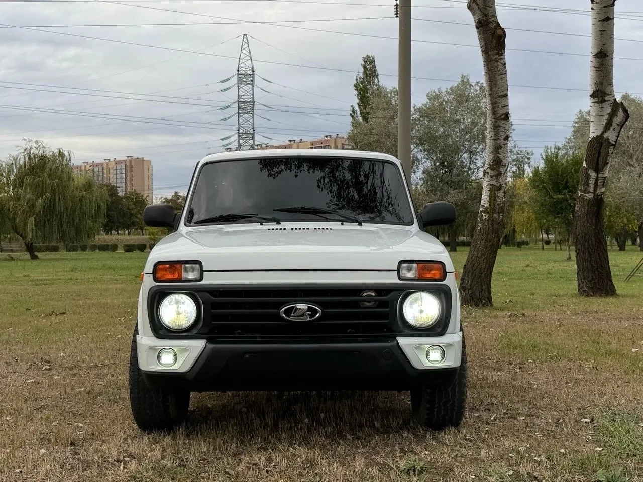 Продам ниву 2018г 120 пробег родной , 3 хозяина авто в отличном состоянии без вложений ...