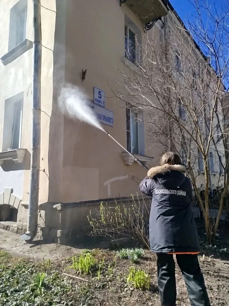 Помывка фасадов, входных групп в рамках месячника по благоустройству 🫧