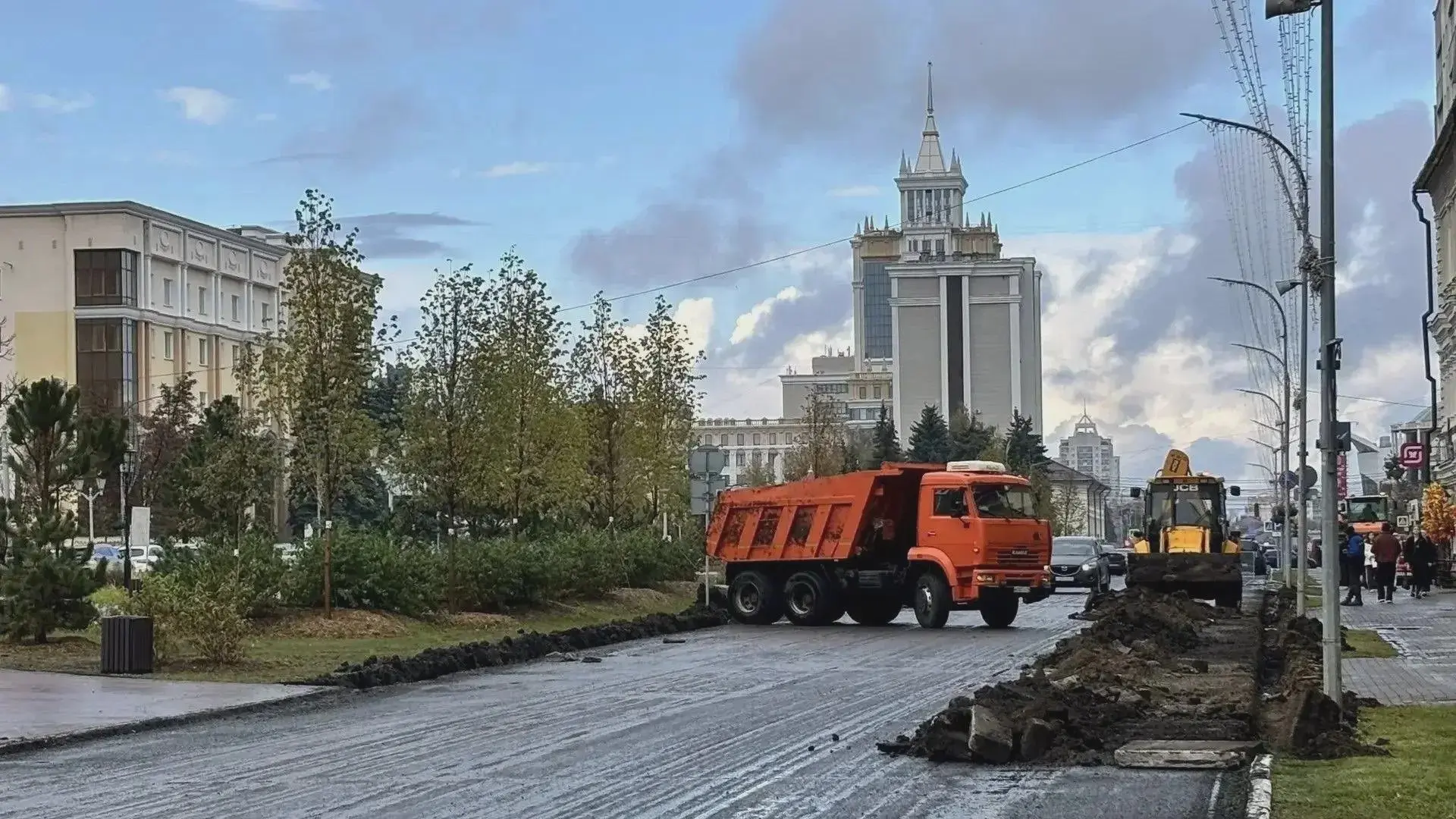 На Большевистской ремонтируют дорогу