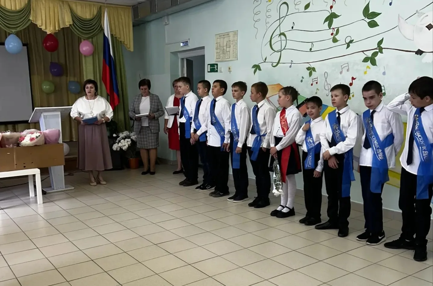 🔔Сегодня прозвучал последний звонок!
В нашей школе-интернат прошёл один из самых трогательных и зап