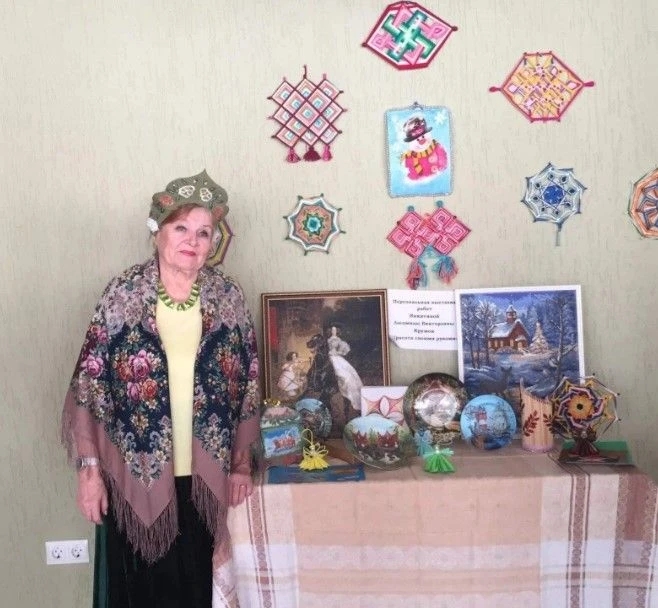 Отделение дневного пребывания г. Саратова поздравляет с 80-летним юбилеем получателя социальных услу