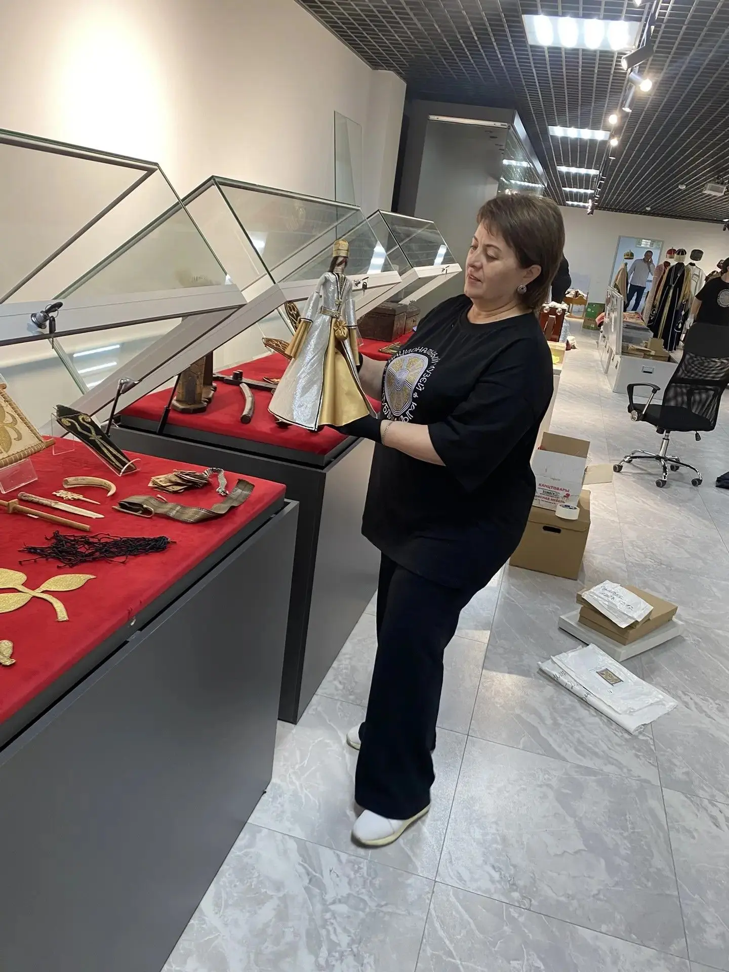 🏛️ В эти дни сотрудники Национального музея Республики Адыгея работают над монтажом вы...