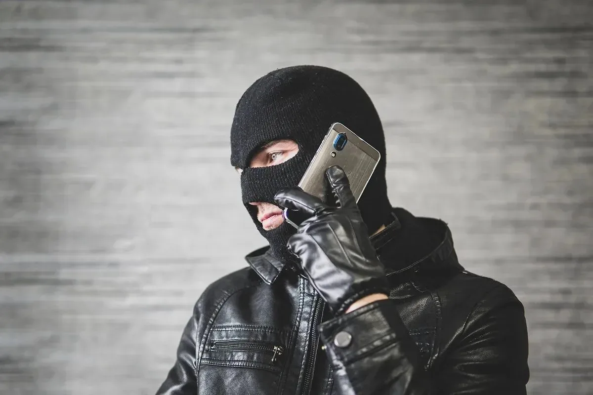 🚨 ВНИМАНИЕ! ОСТОРОЖНО, МОШЕННИКИ! 🚨  Уважаемые жители Дальнереченска! На территории  городского окру