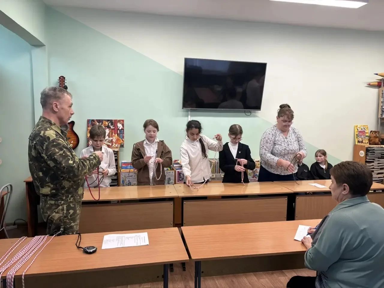 Турнир по вязанию туристских узлов  Окончание 3-й четверти в нашей школе было отмечено Турниром по в