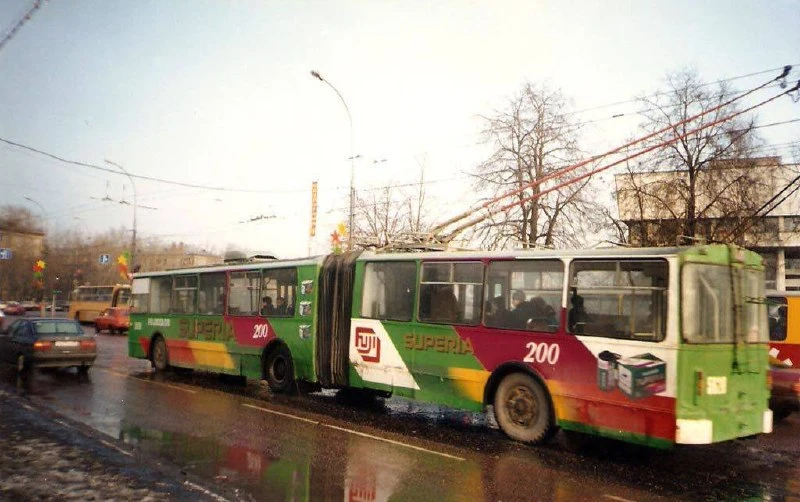 🚎 Кадр 1998 года: как ЗиУ-683 возил жителей Текстильщиков