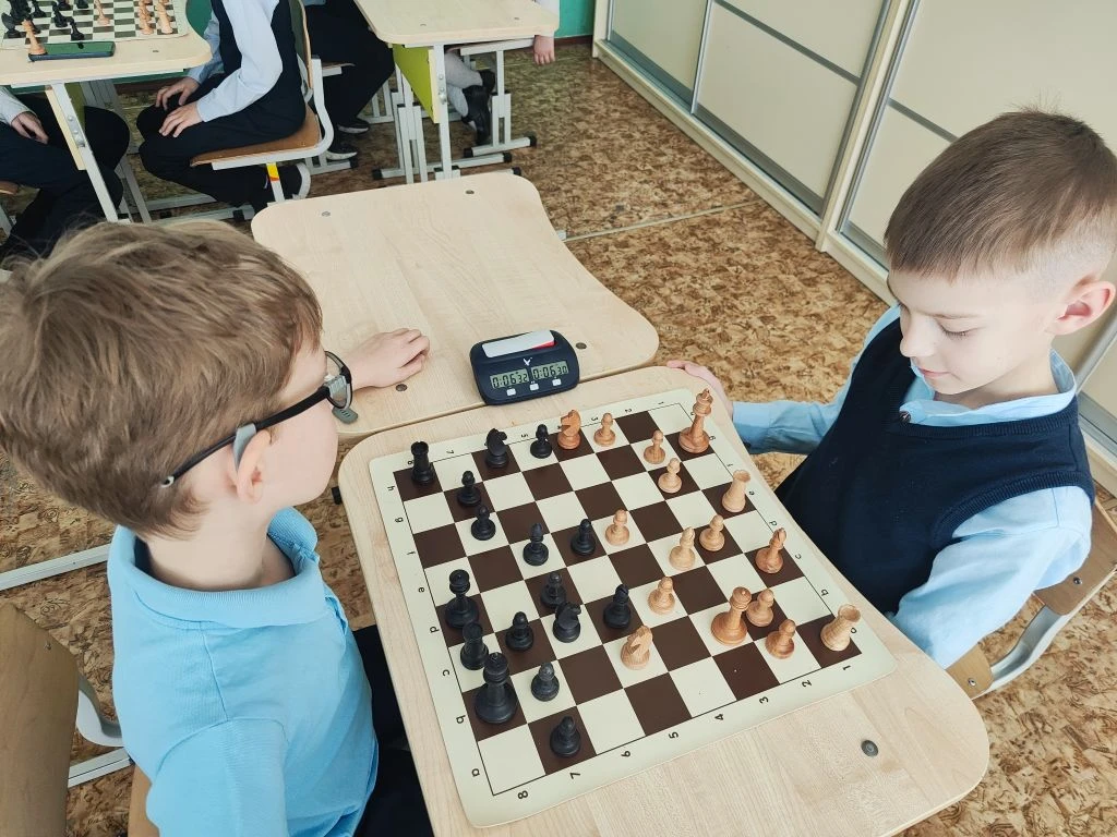 ♟♟♟ Сегодня состоялся школьный шахматный турнир для обучающихся 2-4 классов.  ⚡Каждый участник получ