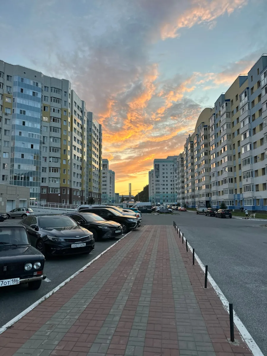 Любимый город в закатных лучах❤️

Фото: Юлия Макерова