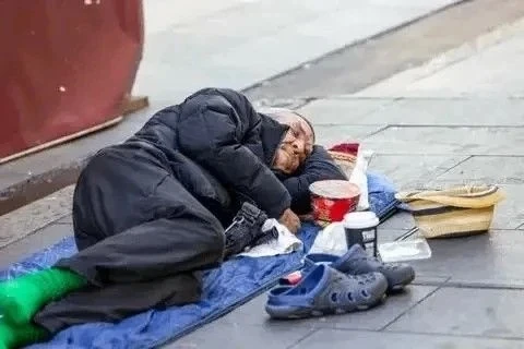Как помочь человеку в трудной ситуации?