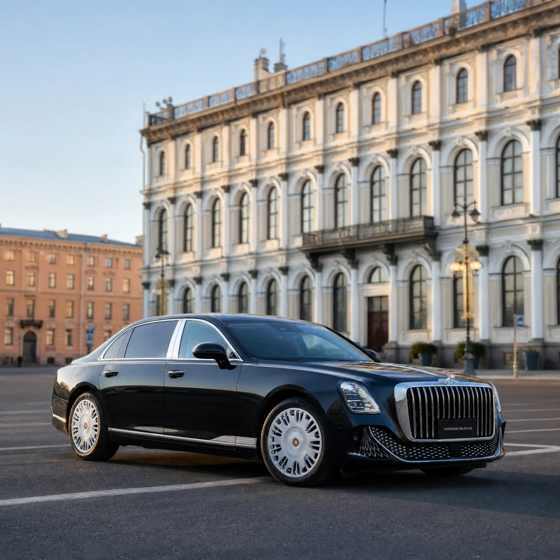 HONGQI GUOYA. Классика в черном цвете.