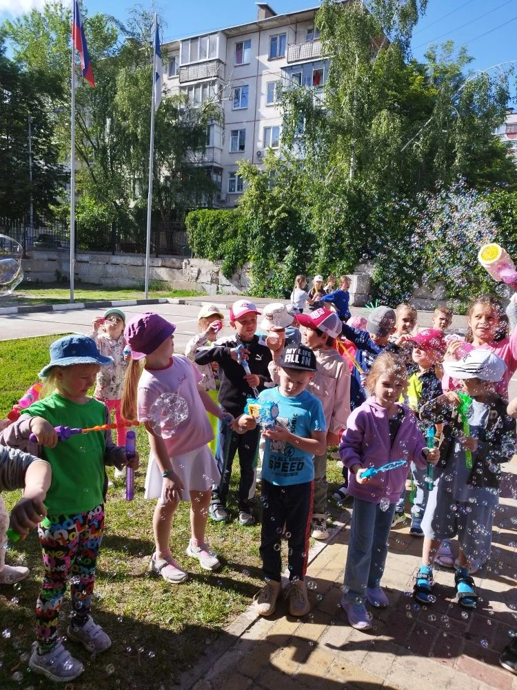 Фестиваль мыльных пузырей в лагере «Парус надежды»: день, когда сбываются мечты! 🎈

В нашем лагере 