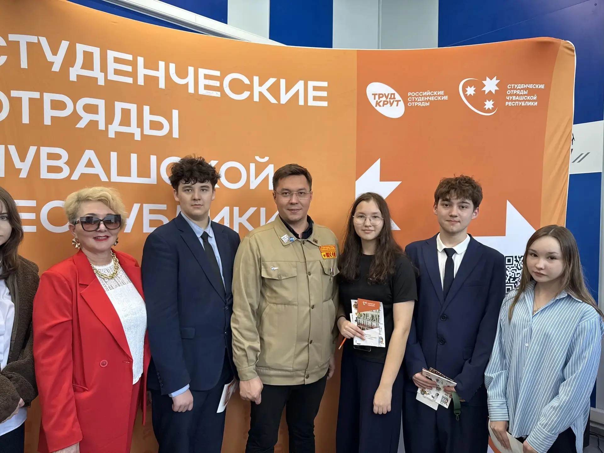 🍀Активисты ТОП «Максимус» - на Большой ярмарке вакансий   Представители трудового отряда подростков 