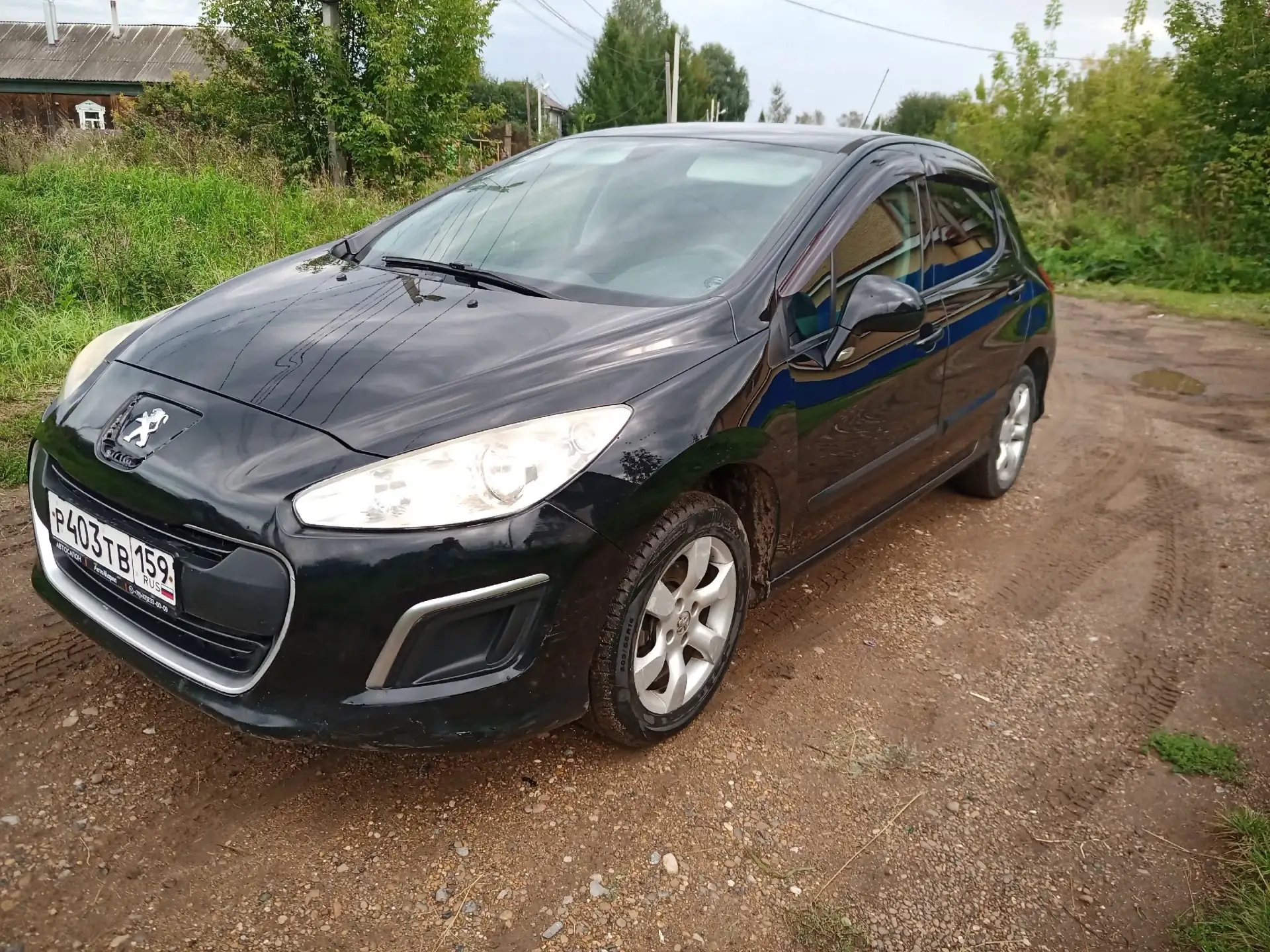 🚗 Продаю Peugeot 308, 2011 г. в. — надёжный автомобиль для комфортных поездок!