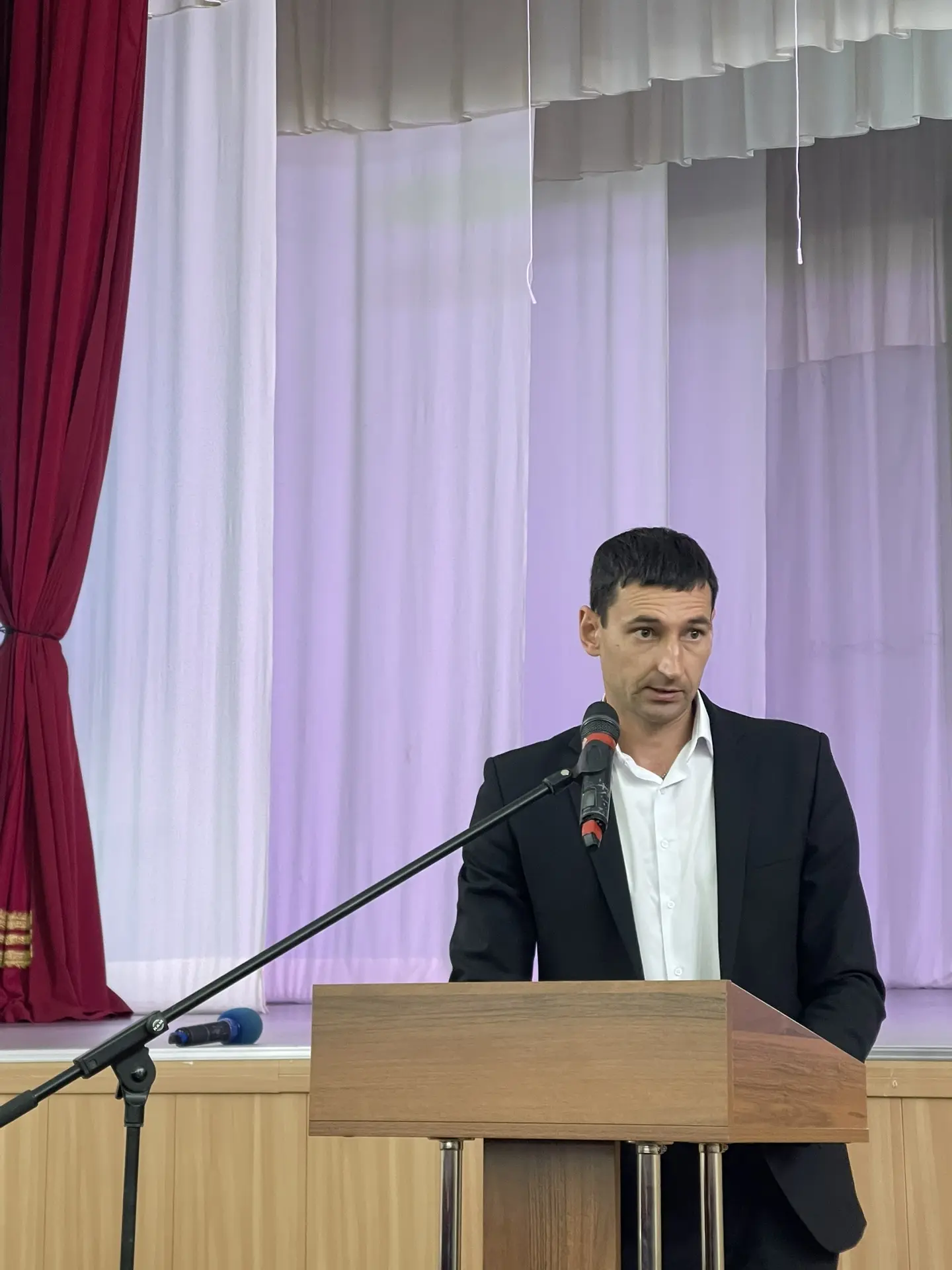 На общем аппаратном совещании с руководителями организаций выступил Глава района Павел ...