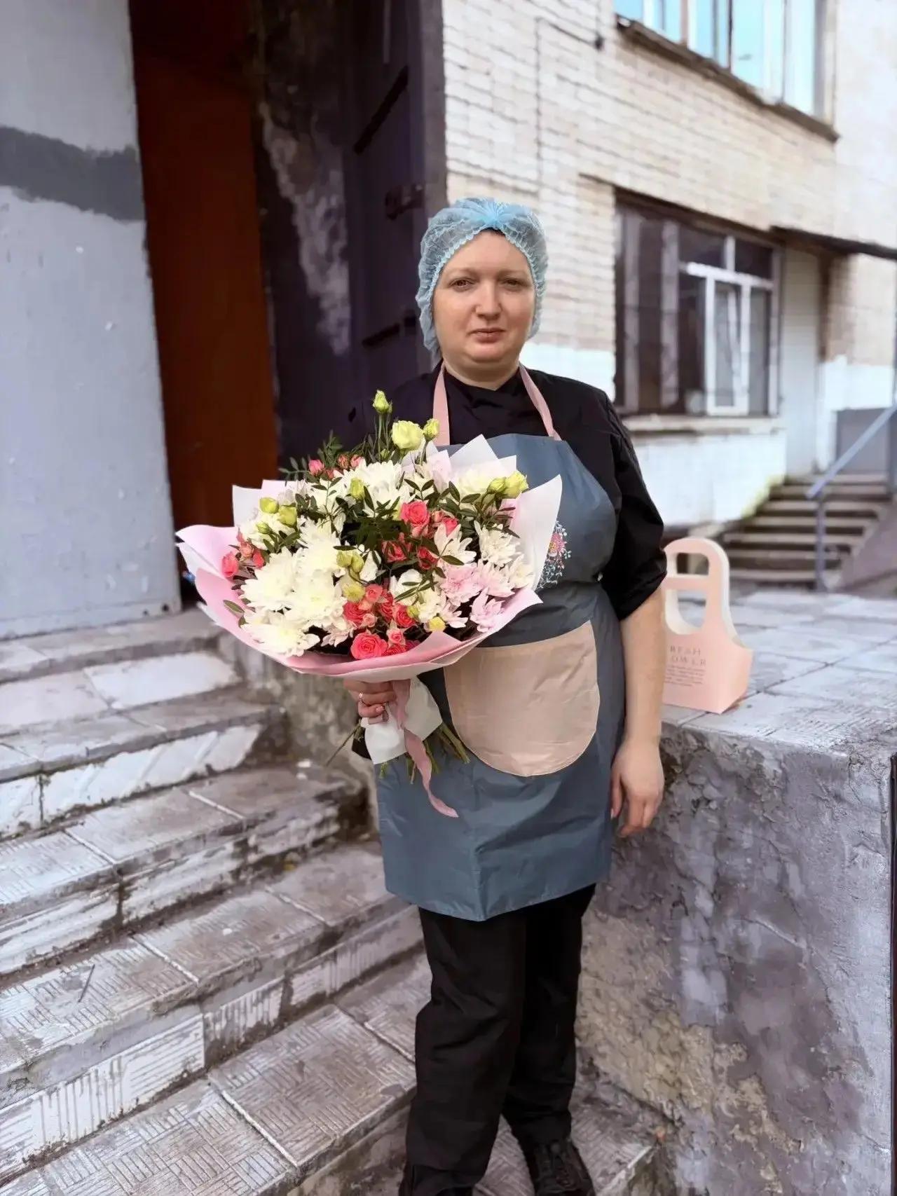 Галина Сергеевна более 6 лет работает заведующей производством в МАОУ СОШ № 138, общий ...