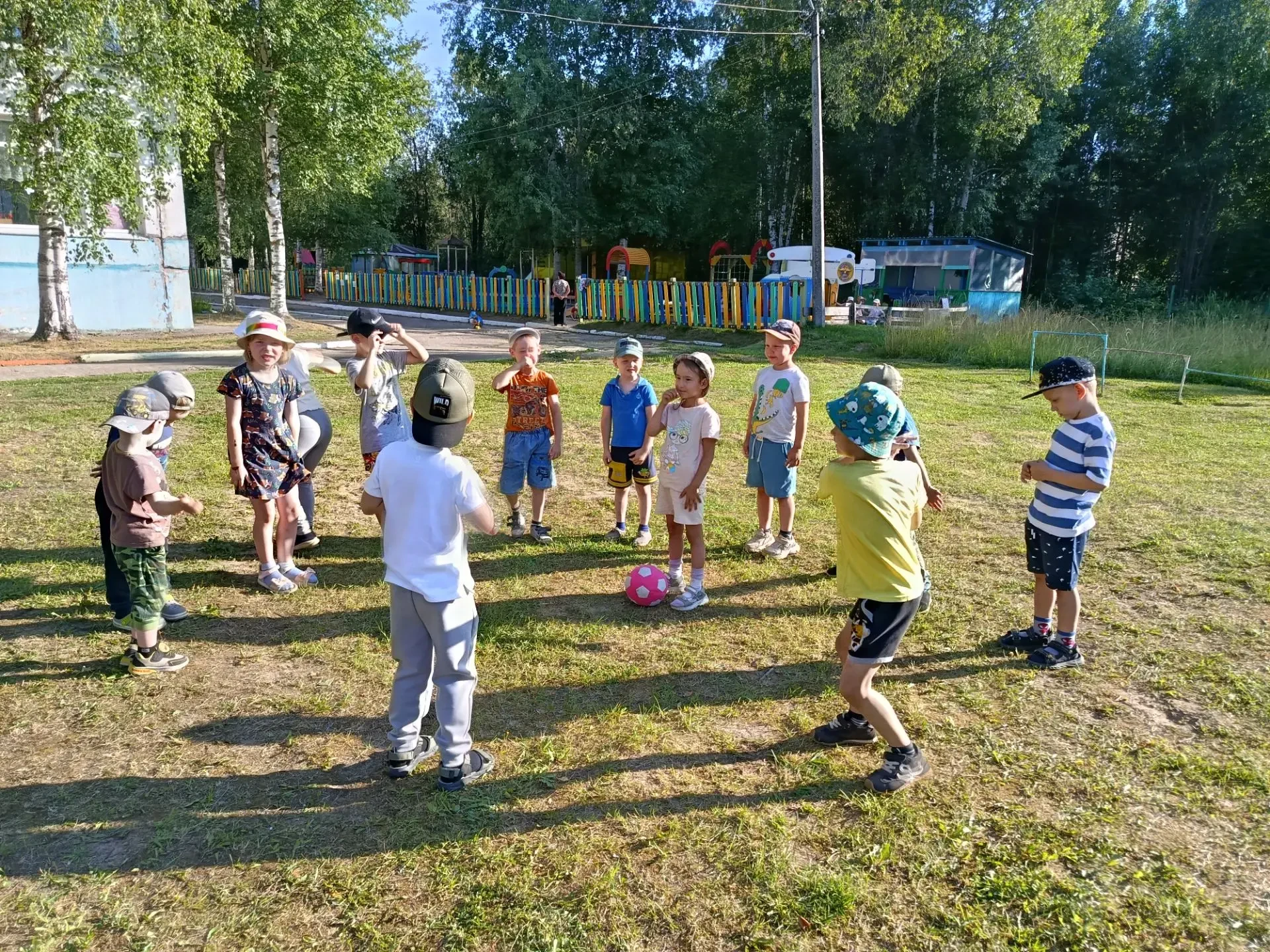 Мой весёлый, звонкий мяч,
Ты куда помчался вскачь?
Синий, красный, голубой,
Не угнаться за тобой! (С