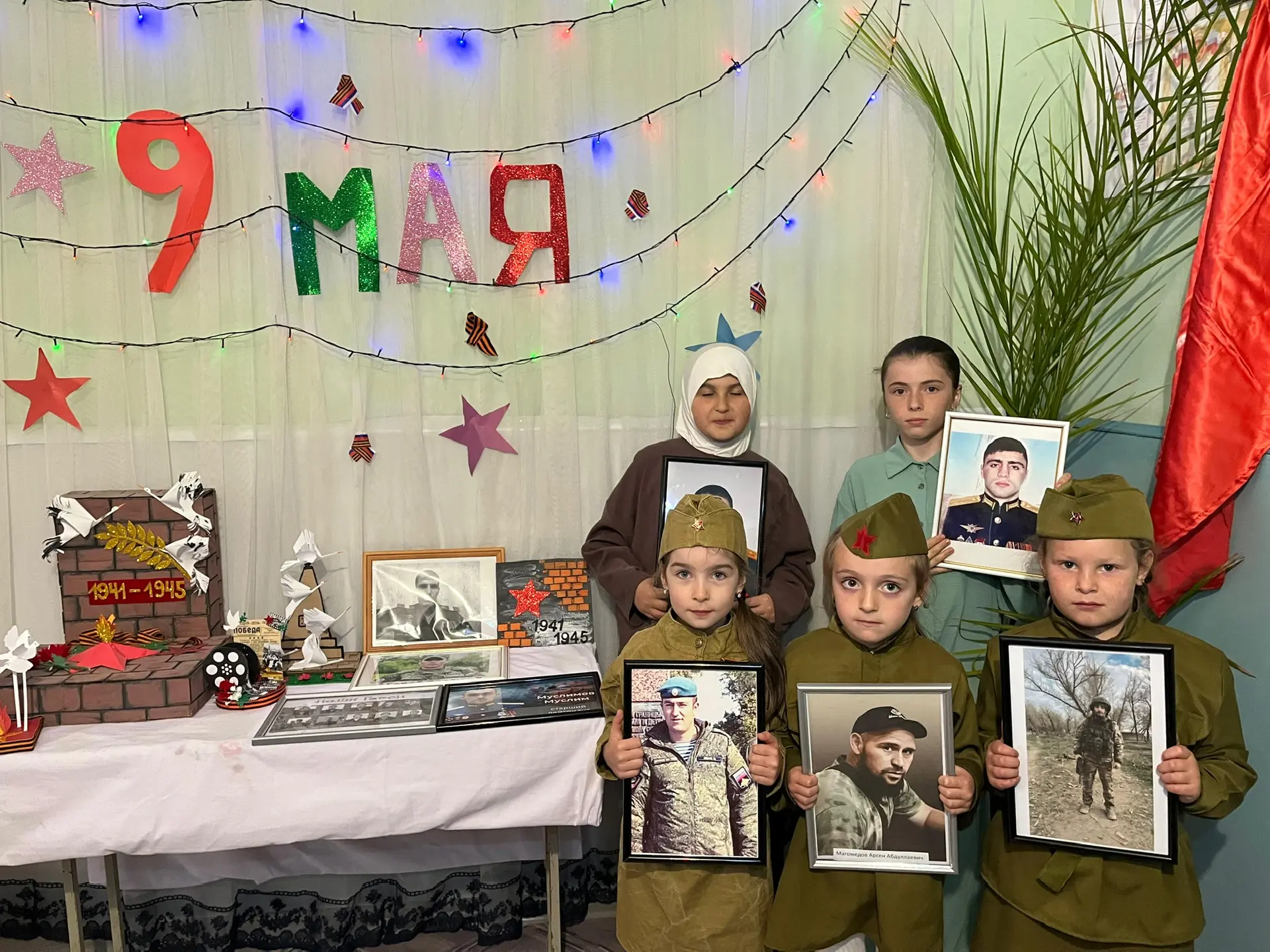 В преддверии Дня Победы в нашем Центре прошла выставка творческих работ учащихся.