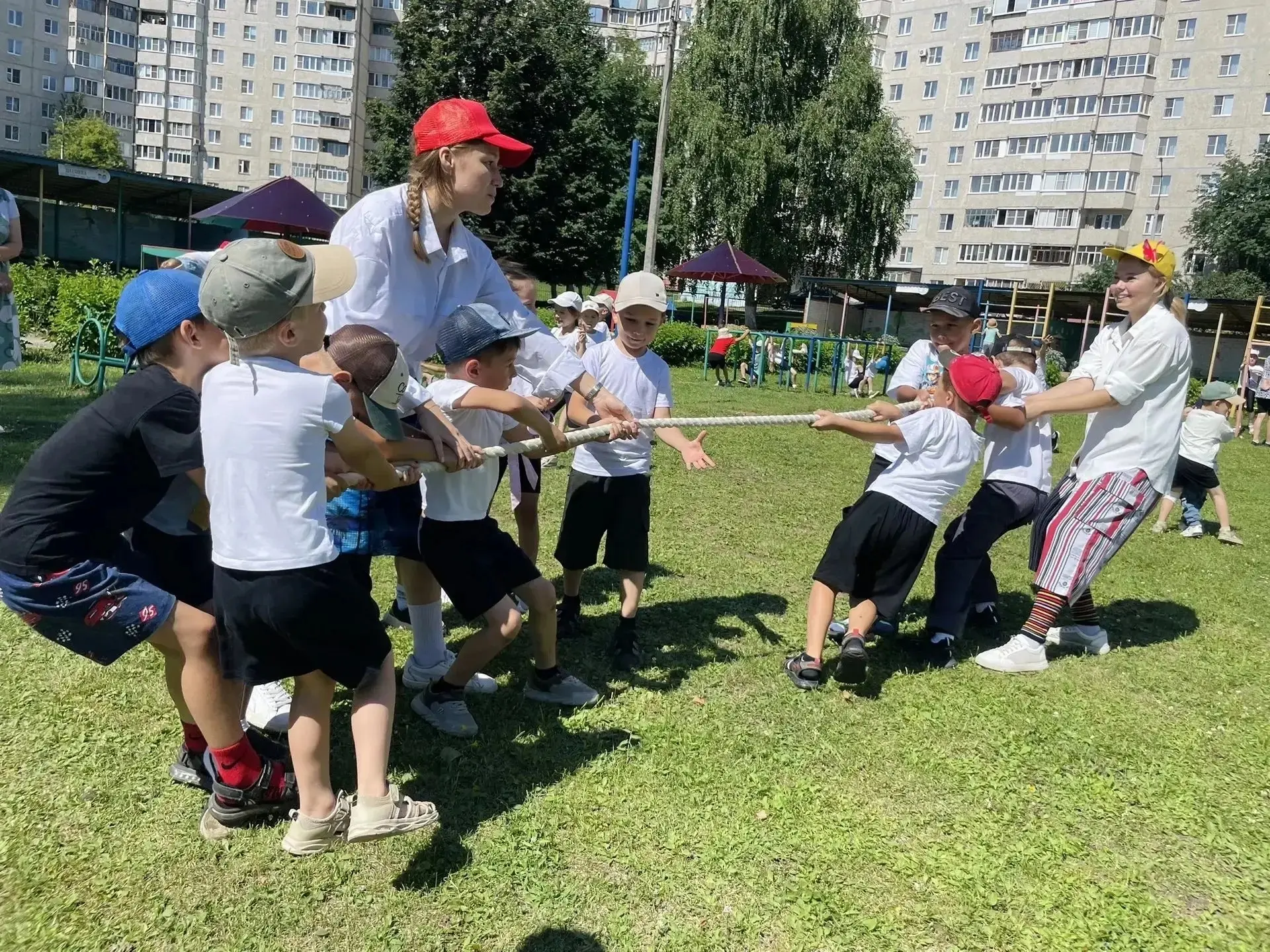 Летние деньки не идут и даже не бегут, а просто летят! И вот уже последняя неделя июля, но наши ребя