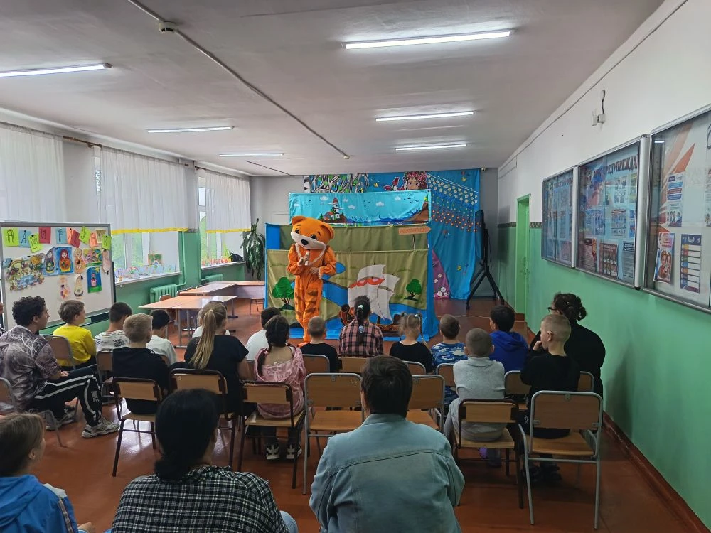 🎭Театр кукол "Журавушка" показал представление для наших ребят на площадке.
