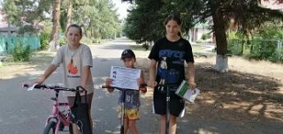 19 августа Комсомольская сельская библиотека провела познавательный час «Солнечное, без...