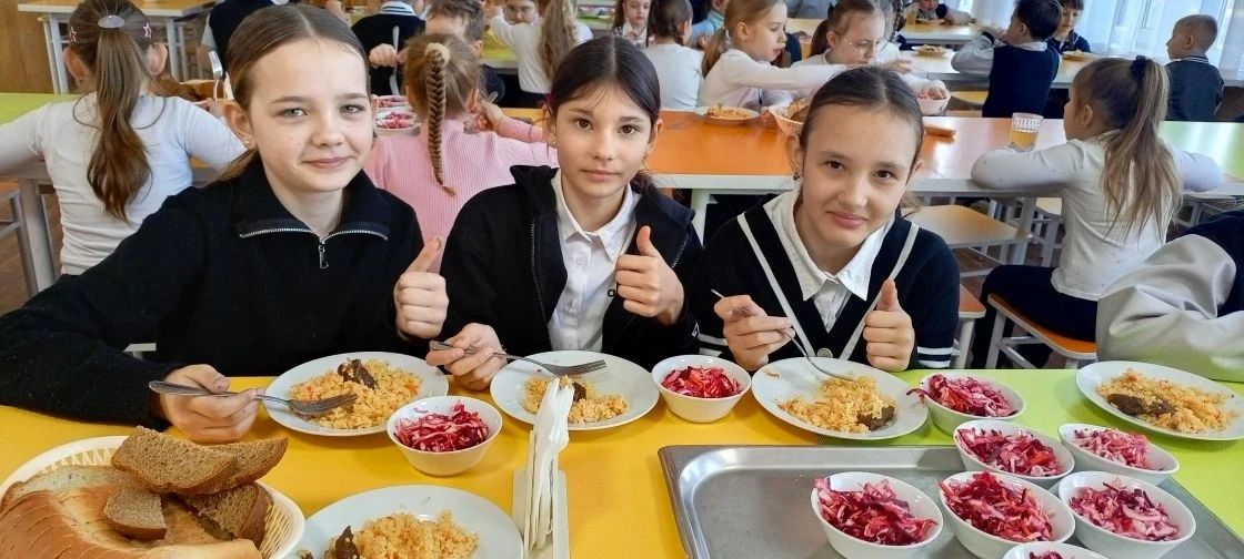 Классный руководитель 4 в Кореновская Т.И. напомнила  ученикам о "заветной шестёрке" продуктов, кото