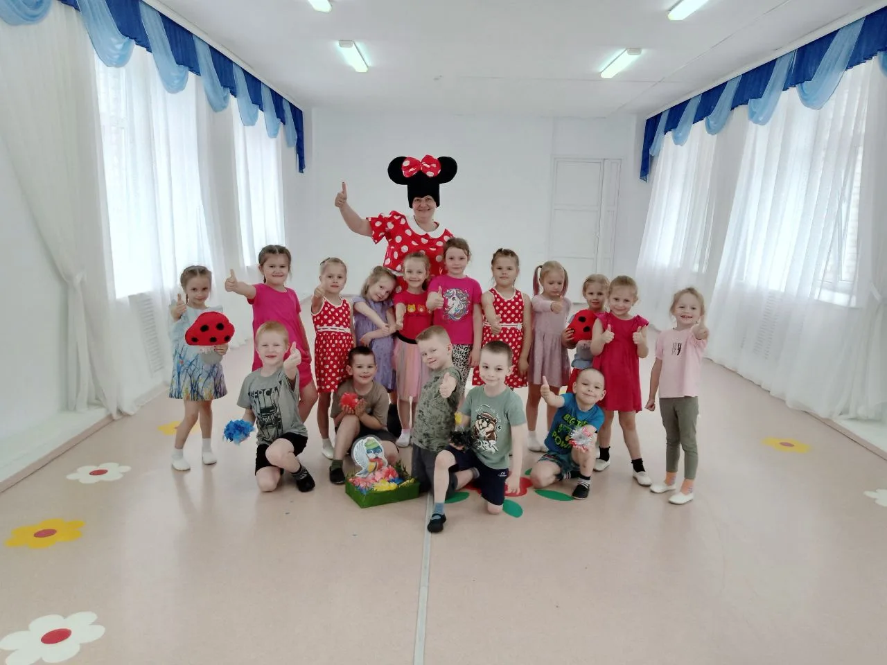 ✨ Только вместе, дружно и сообща можно преодолеть все трудности и неприятности!