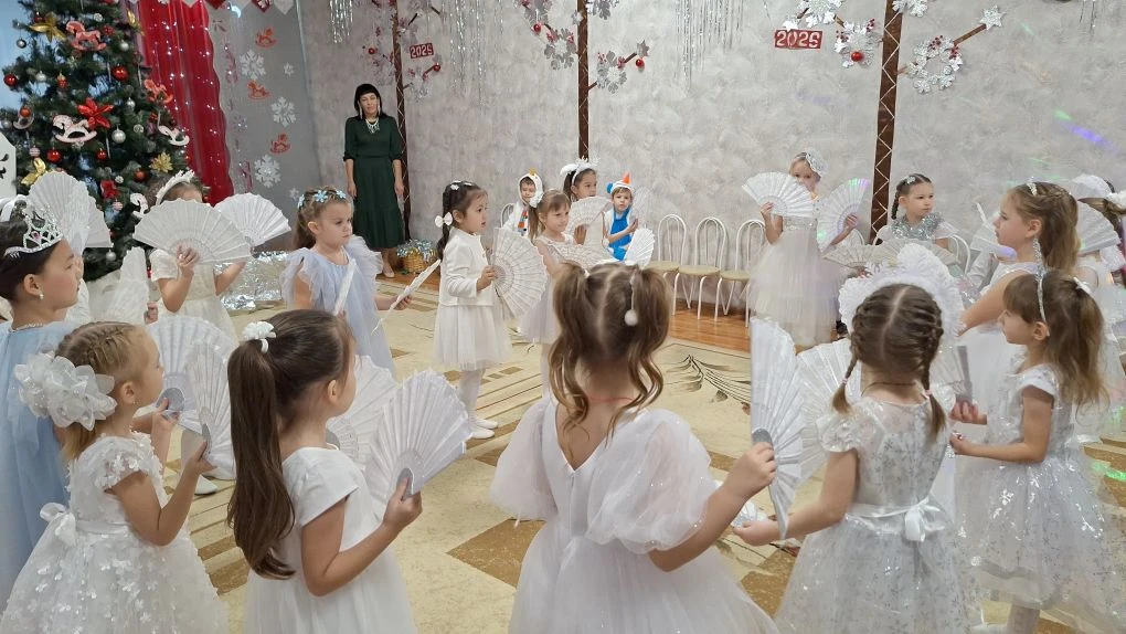 🎄💫Время новогодних утренников - это время красивой , доброй сказки, которая приходит в каждый детс