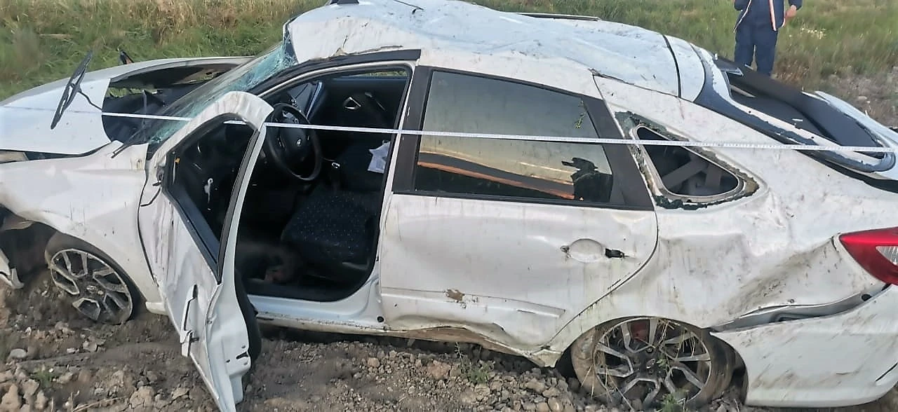 ❌🚗В Левокумском округе в результате опрокидывания автомобиля пострадал водитель

❗По предварительны