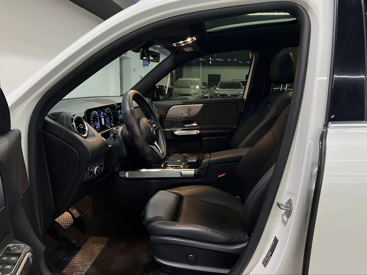 🔥🔥🔥 Приобрели в Китае для Татьяны из Екатеринбурга  Mercedes-Benz GLB 180  2020 год 33 000 км 1.3 бе