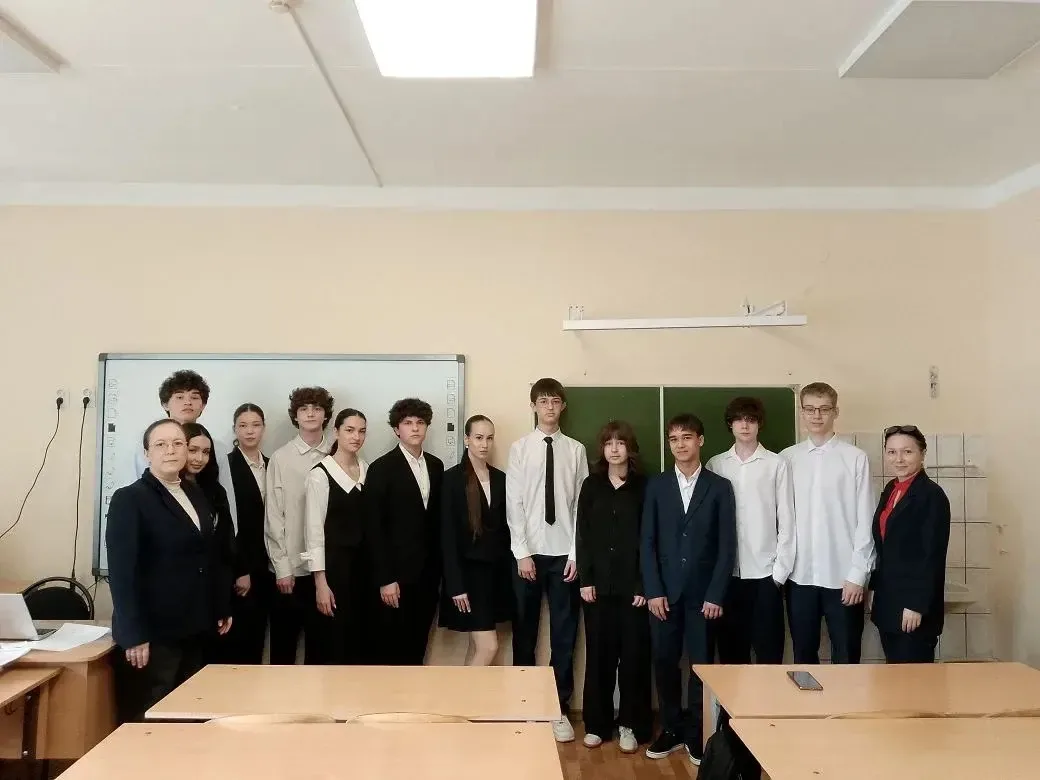 ЗАЩИТА ПРОЕКТОВ В 10-Х КЛАССАХ   В целях обеспечения реализации ФГОС СОО, оценки уровня достижения м