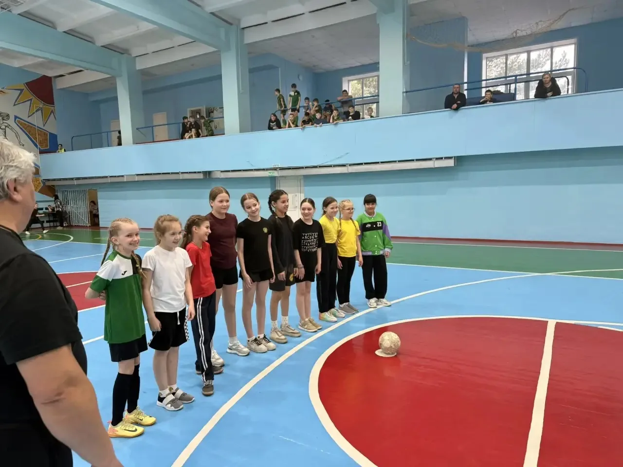 🏆 Смелость быть первыми: золотой триумф команды девочек по футболу ⚽️  💥1 день занятий, но уже сегод