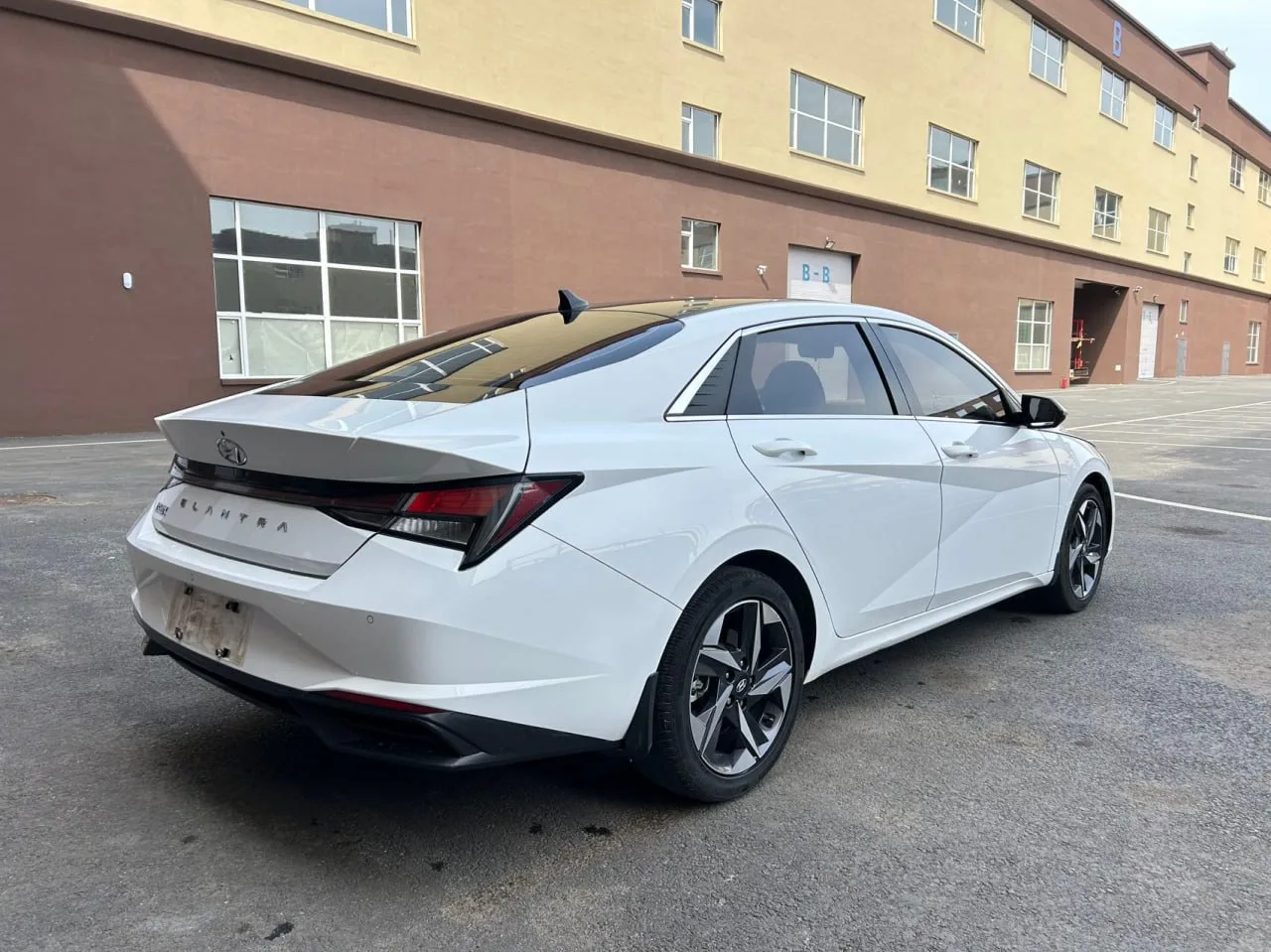 Hyundai Elantra 2021 1.5L Elite Edition
⚙️ Привод: 2WD 🛞
🔧 Объём двигателя: 1.5L 💧
📅 Дата выпуск