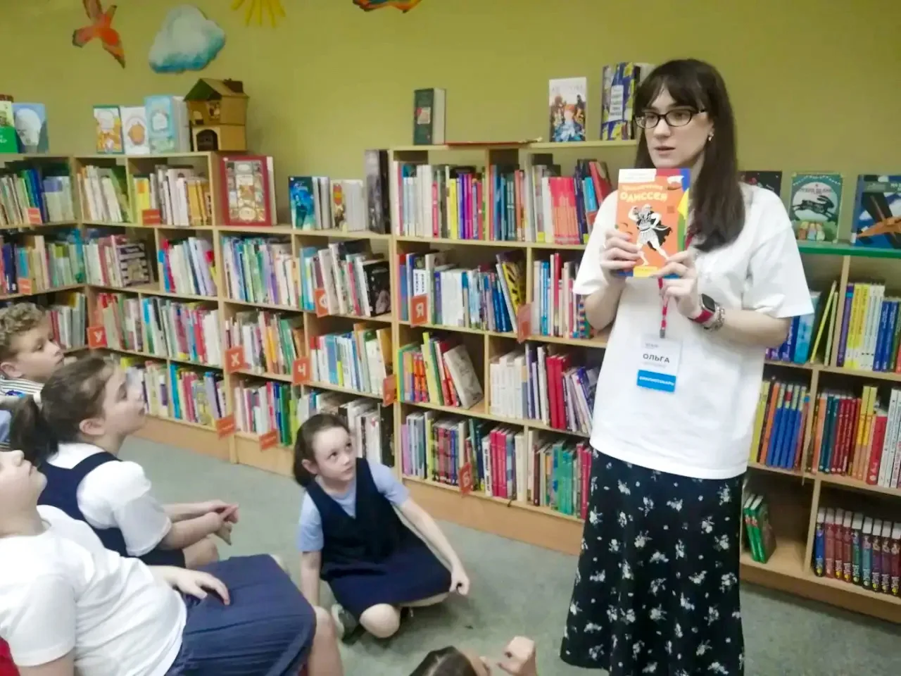 ВОЛШЕБНЫЙ МИР ДЕТСКОЙ КНИГИ 📚✨  Ученики 1 «А» класса вместе со своим классным руководителем Натальей
