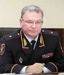 ⚡️ В Подмосковье задержали генерала МВД и двух старших офицеров за хищение топлива
