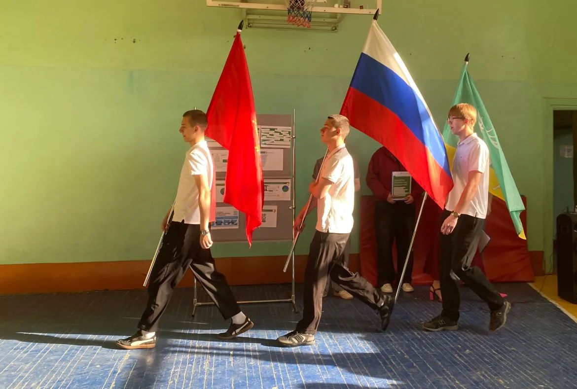 РАЗГОВОРЫ О ВАЖНОМ   Утро 18  мая 2026 года в нашем колледже началось с торжественной линейки, вынос