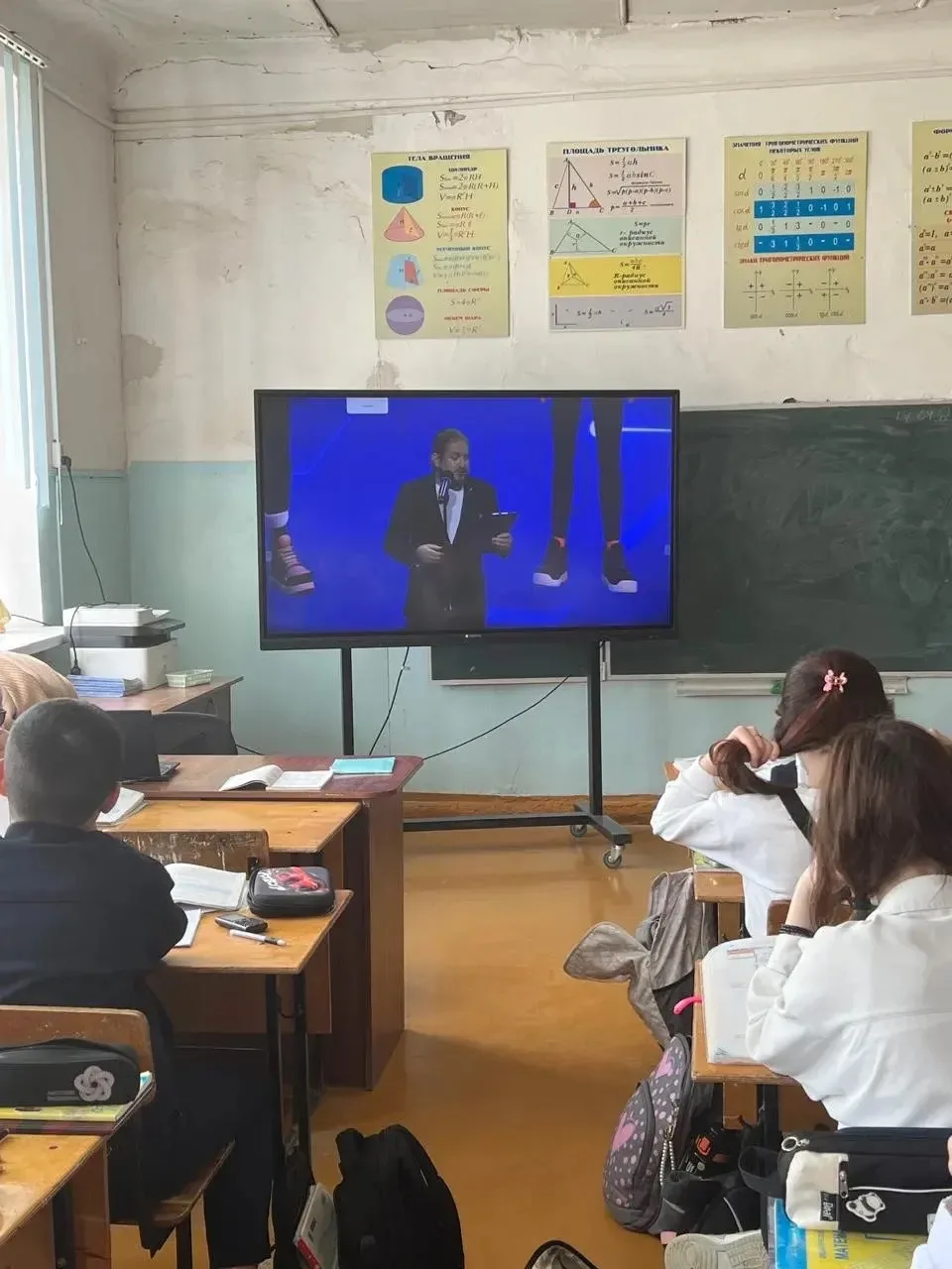 14 апреля для школьников страны прошел федеральный открытый урок «Как кодить на квантах». Его цель —