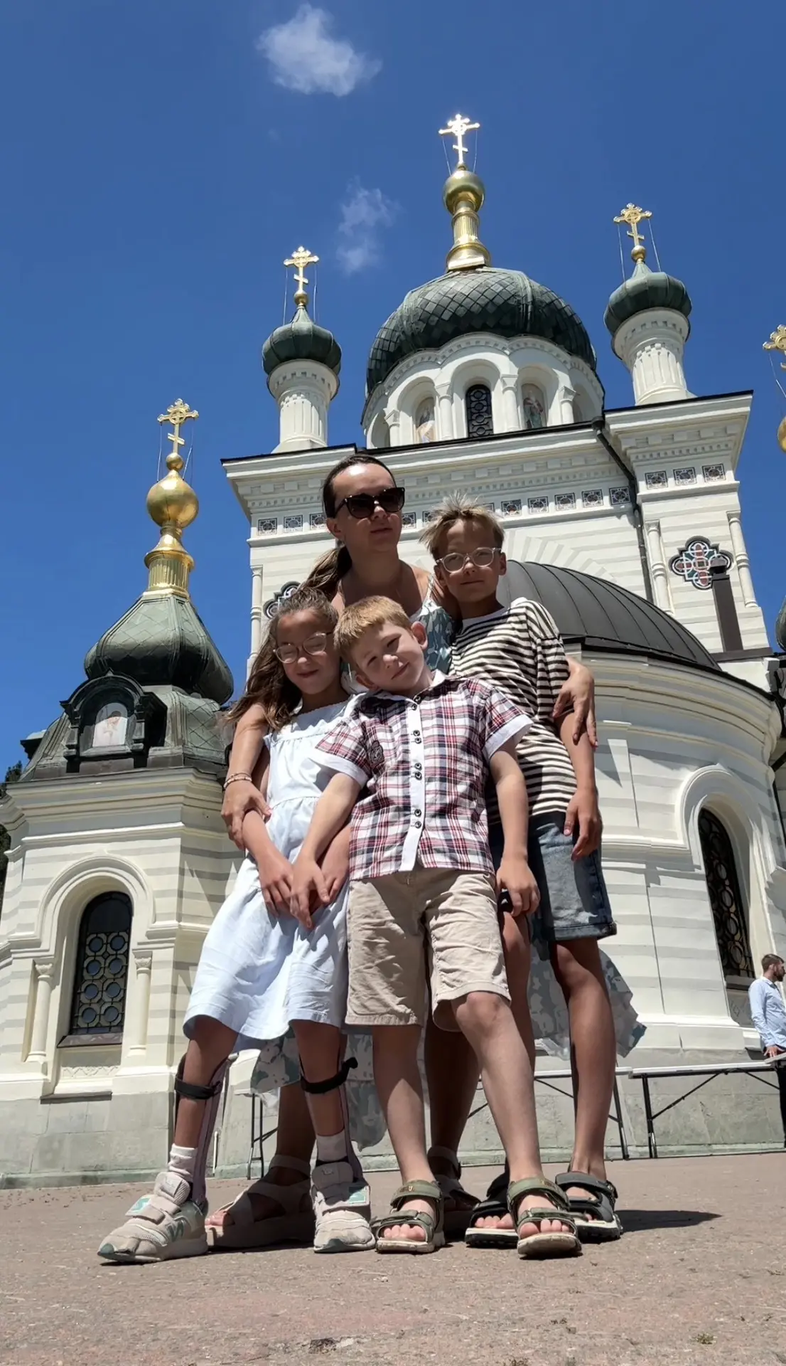 Сегодня заправились урааа! 20 литров, попросились без очереди на заправку. Слава Богу, мужчины есть 