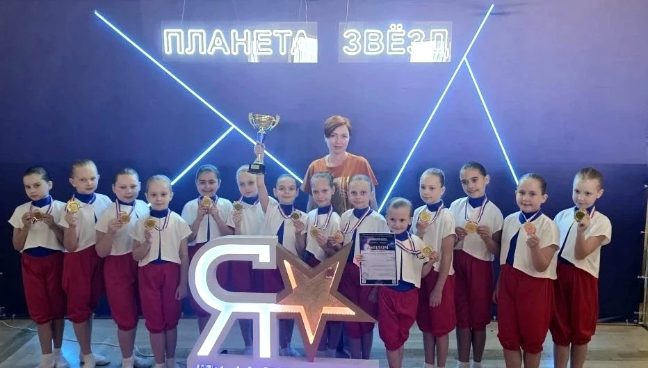 Младшая группа образцового хореографического ансамбля "Вдохновение" руководитель Оксана Ханина, прин