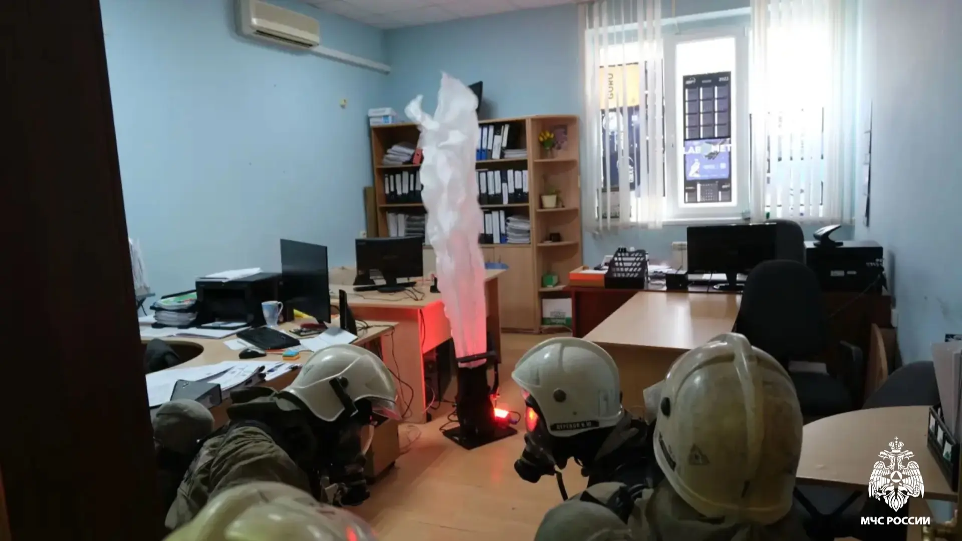 🚒 Элисте провели пожарно-тактические учения в здании министерства финансов  🔹Согласно замыслу, в рез