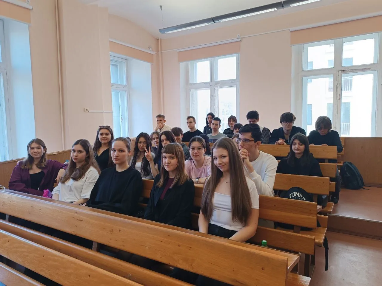 💼 Погружение в мир предпринимательства  📈 Во время каникул учащиеся предпринимательского 10-А класса