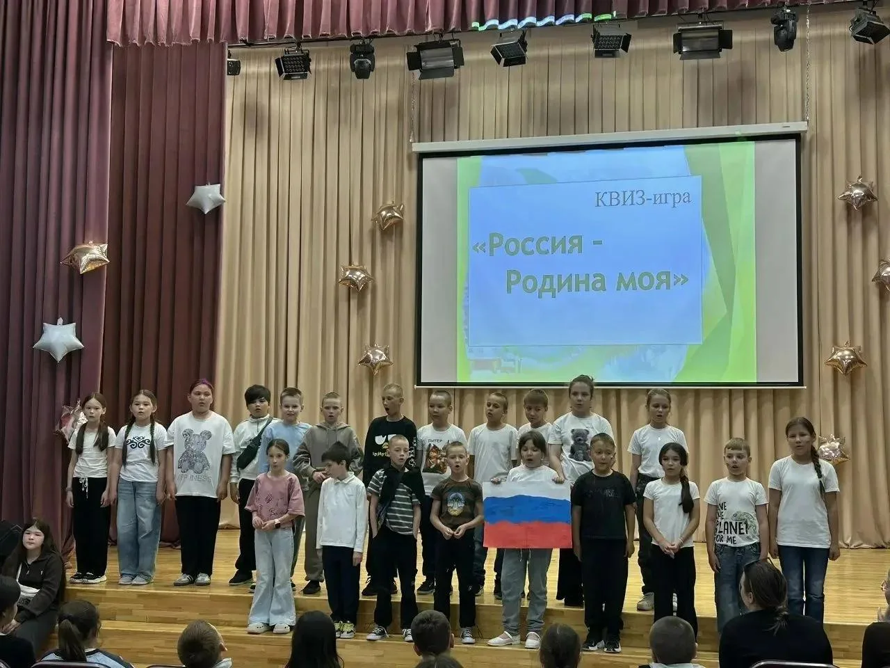 В лагерях с дневным пребыванием на базах школ прошли праздничные мероприятия, посвященные Дню России