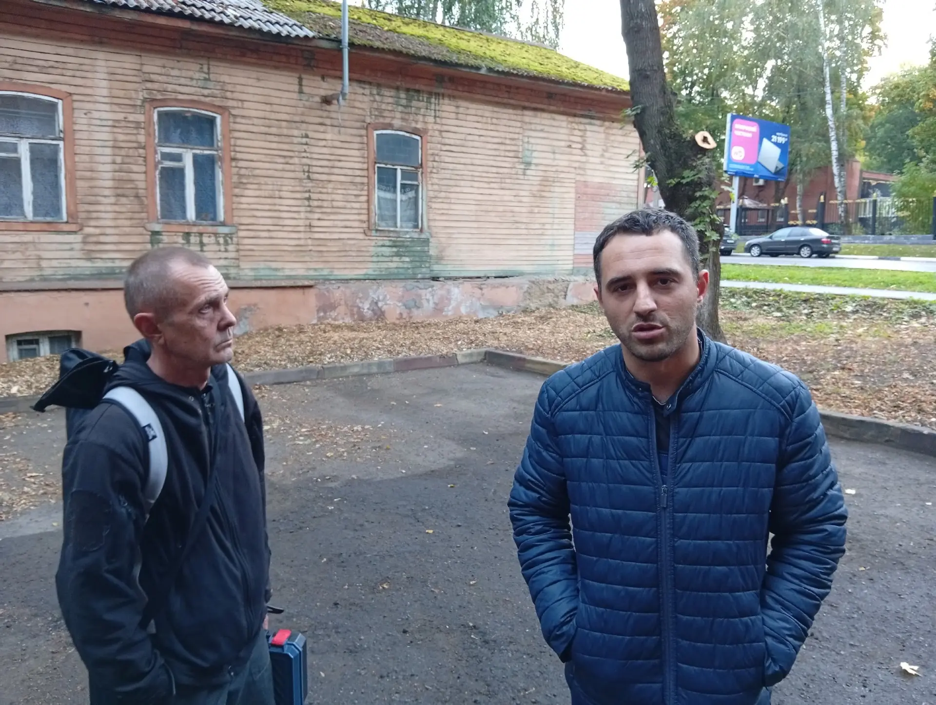 Внимание! Ходят по квартирам, проверяют вытяжку, говоря что ничего не вытягивает, докум...