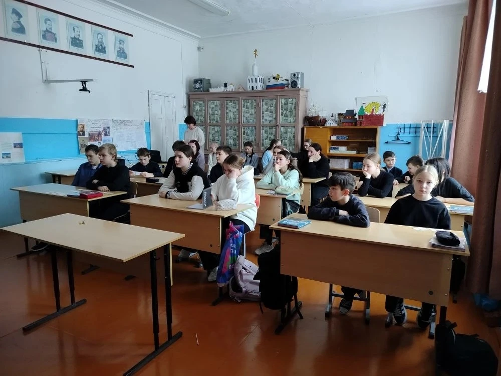 В 5,6,7 классах состоялся урок, посвящённый теме «Герои нашего времени: сила духа и отв...