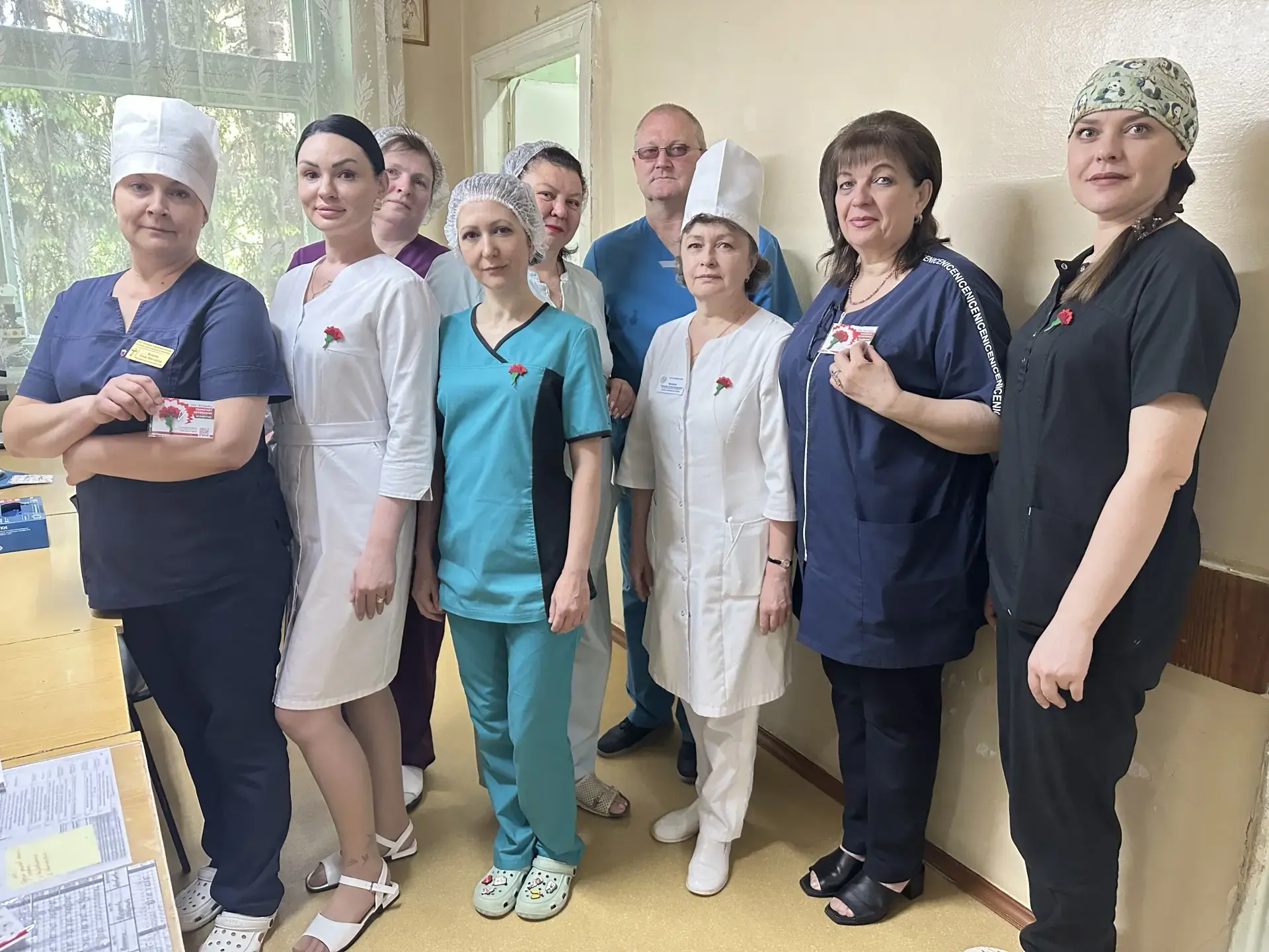 💮Красная гвоздика — символ памяти и благодарности...