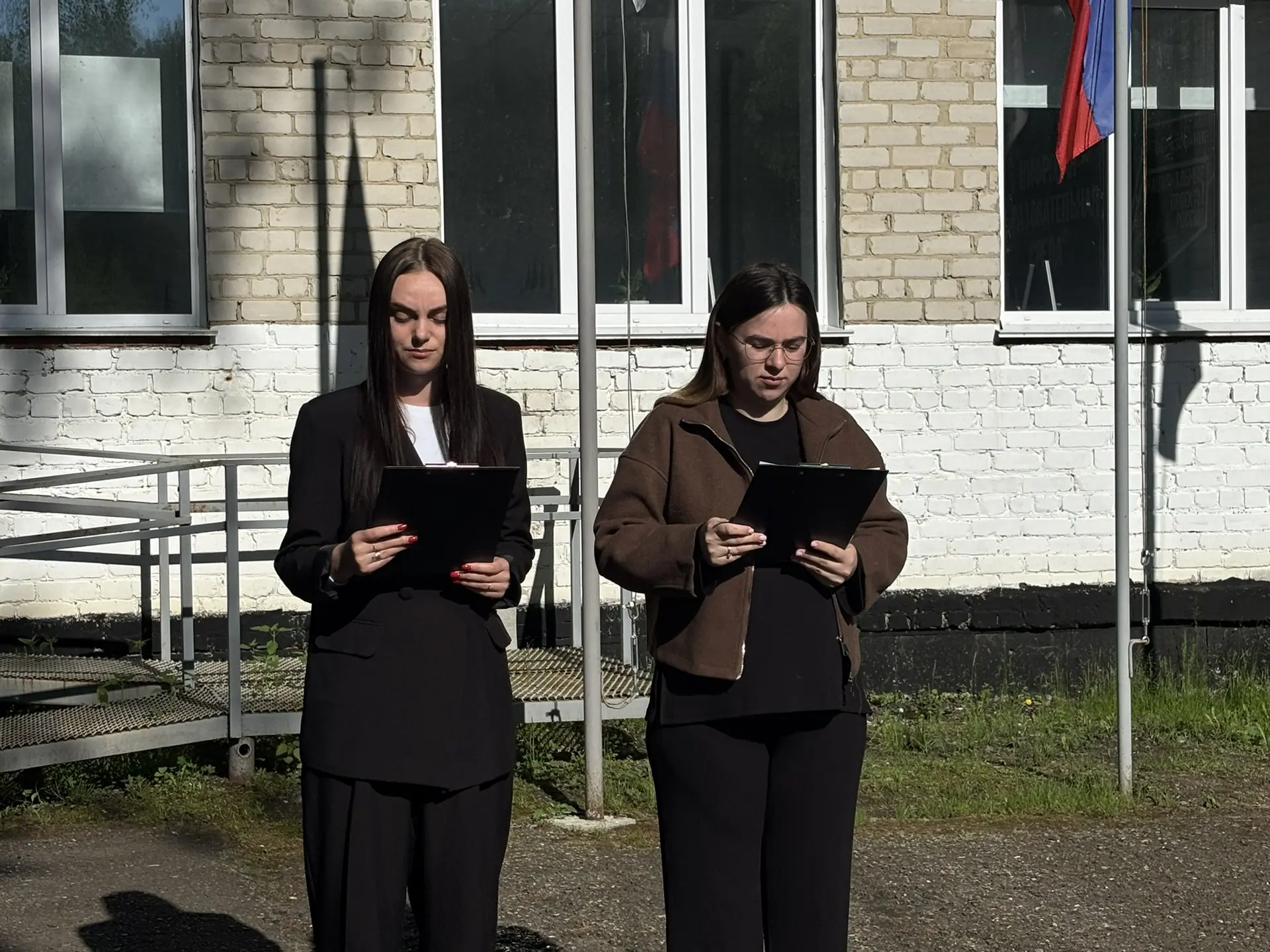 Новая учебная неделя в Кожевниковском техникуме агробизнеса традиционно началась с торж...
