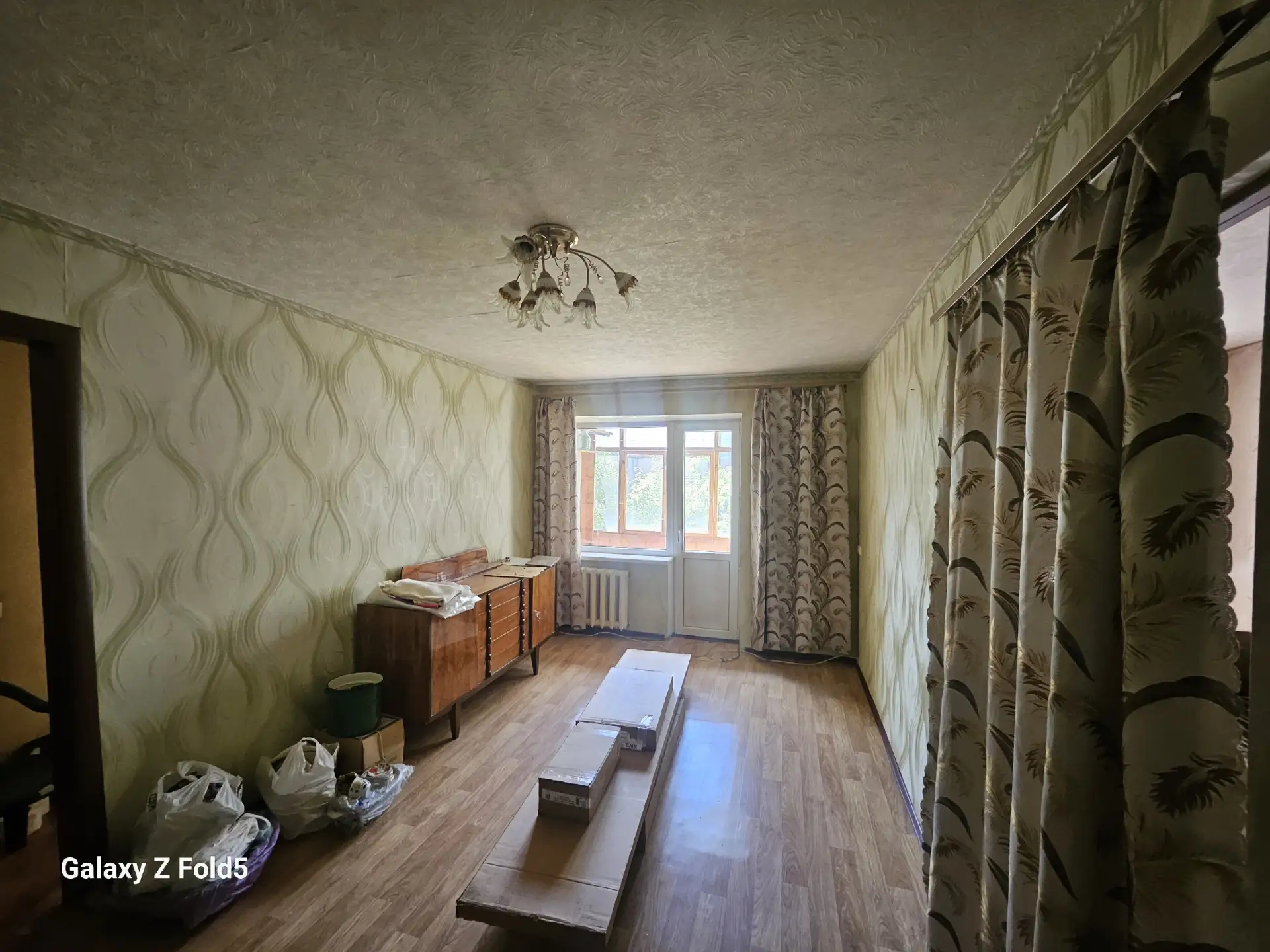 Продам 2-х ком кв-ру в центре Горловки по адресу: ул. Черного-Диденка, 10. 2 этаж