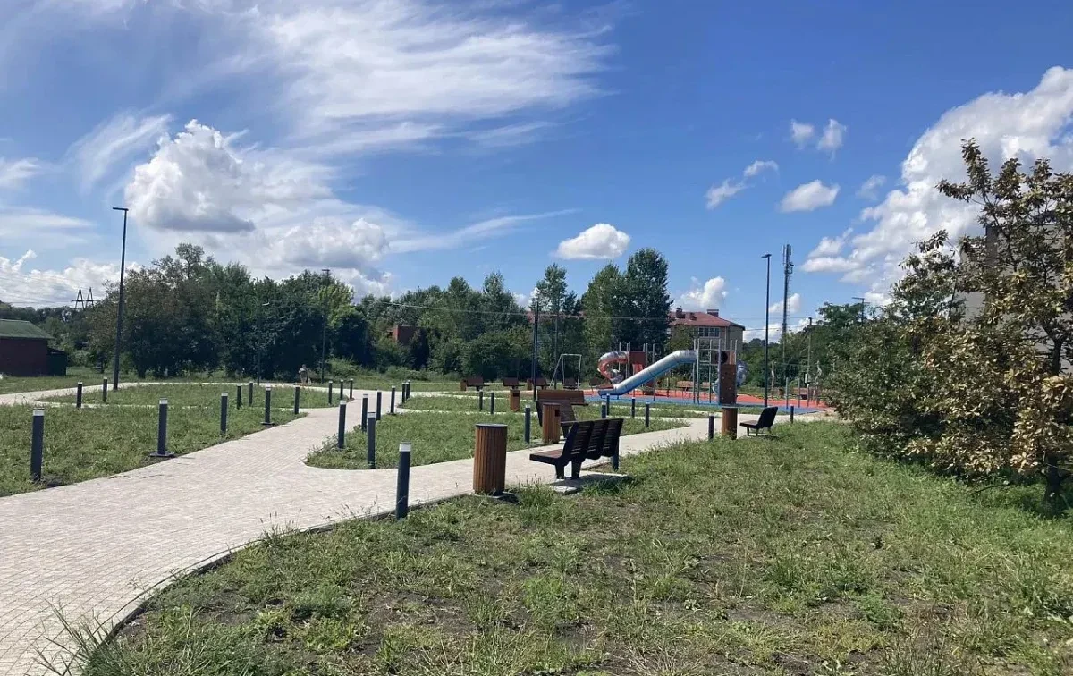 В Апшеронске обновляют сквер имени Комарова